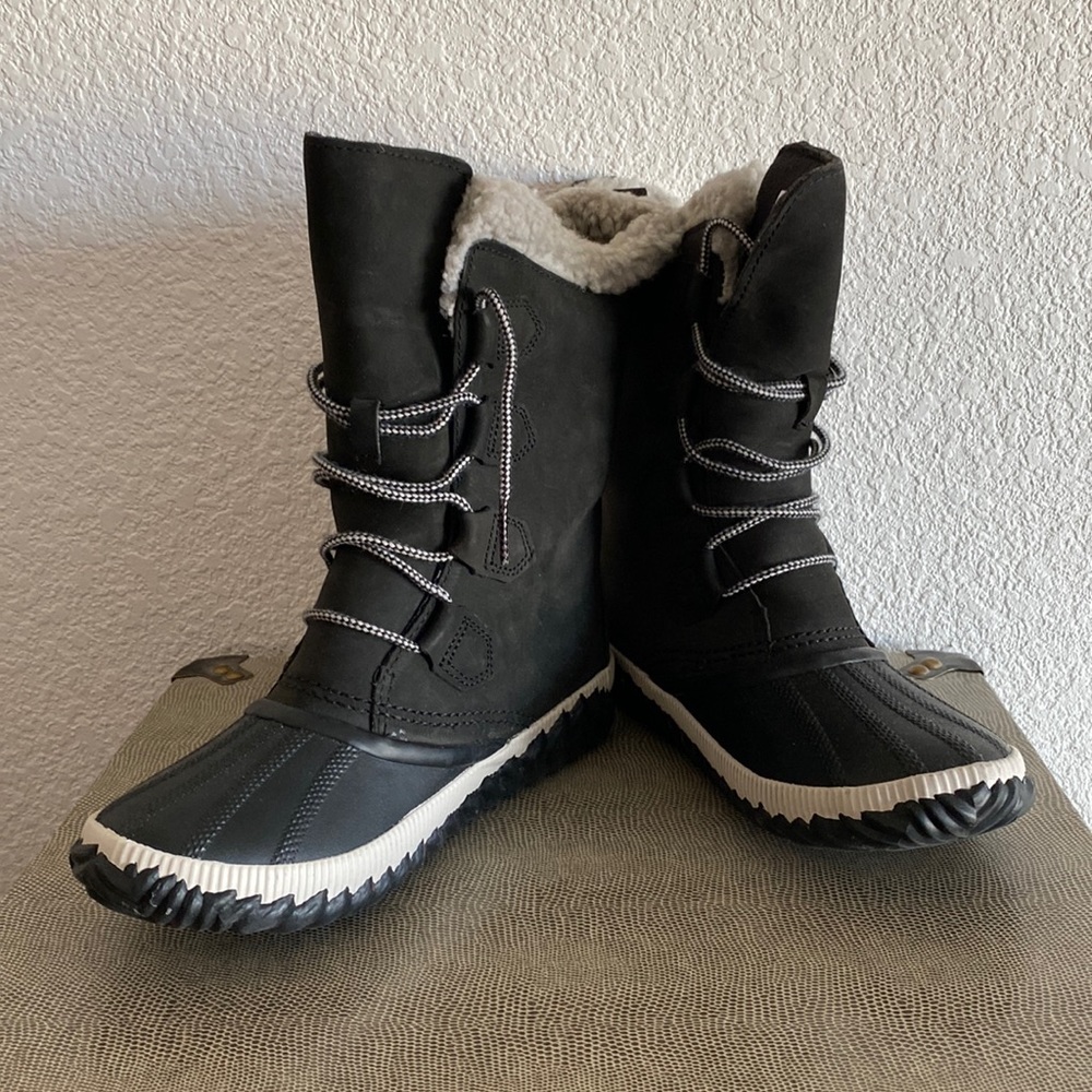 SOREL winter boots!!  NEW!!